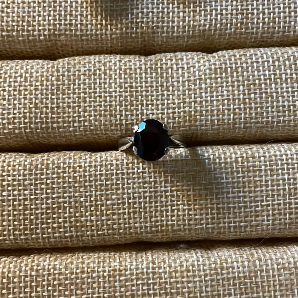 Vintage Red stone ring